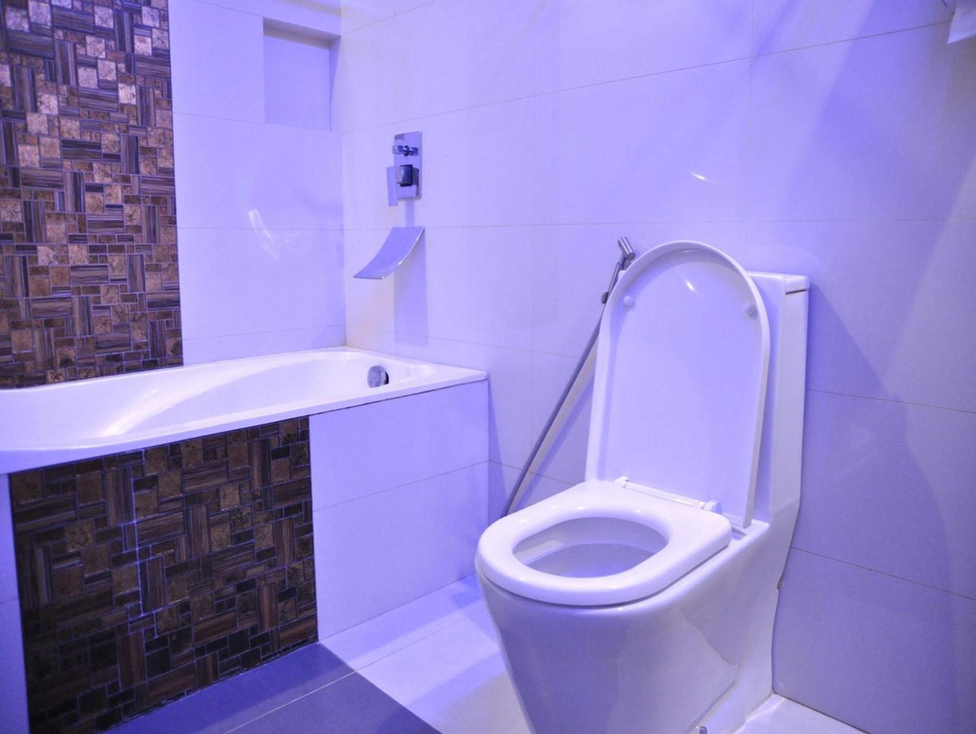 Hotel Dreamworld North Edsa Кесон Сити Екстериор снимка